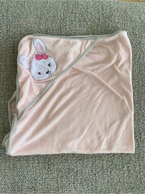 10/$25 Bundle - Baby Hooded Towel (NWOT)